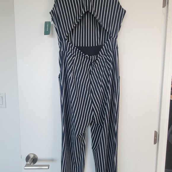 NWT Striped jumpsuit size S - Picture 2 of 3